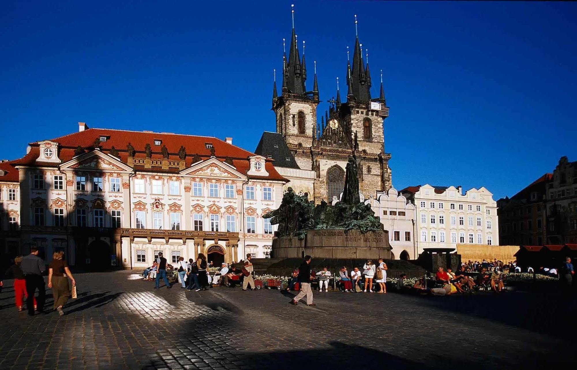 Ibis Praha Mala Strana Hotel Exterior photo